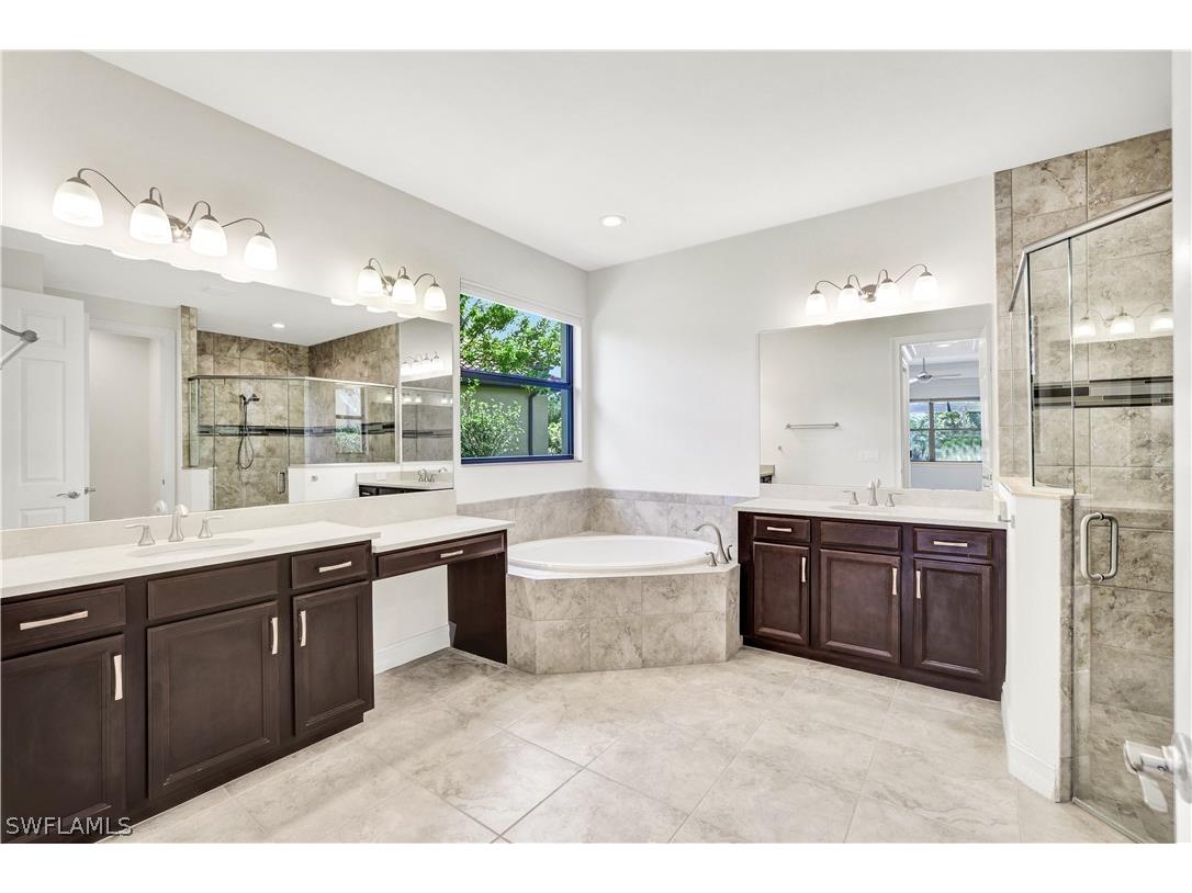 1621 Songbird Court Naples FL 34120 226010411 image16