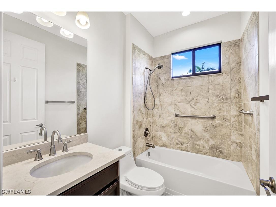 1621 Songbird Court Naples FL 34120 226010411 image22