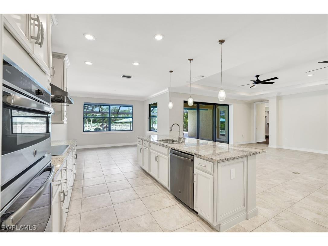 1621 Songbird Court Naples FL 34120 226010411 image4