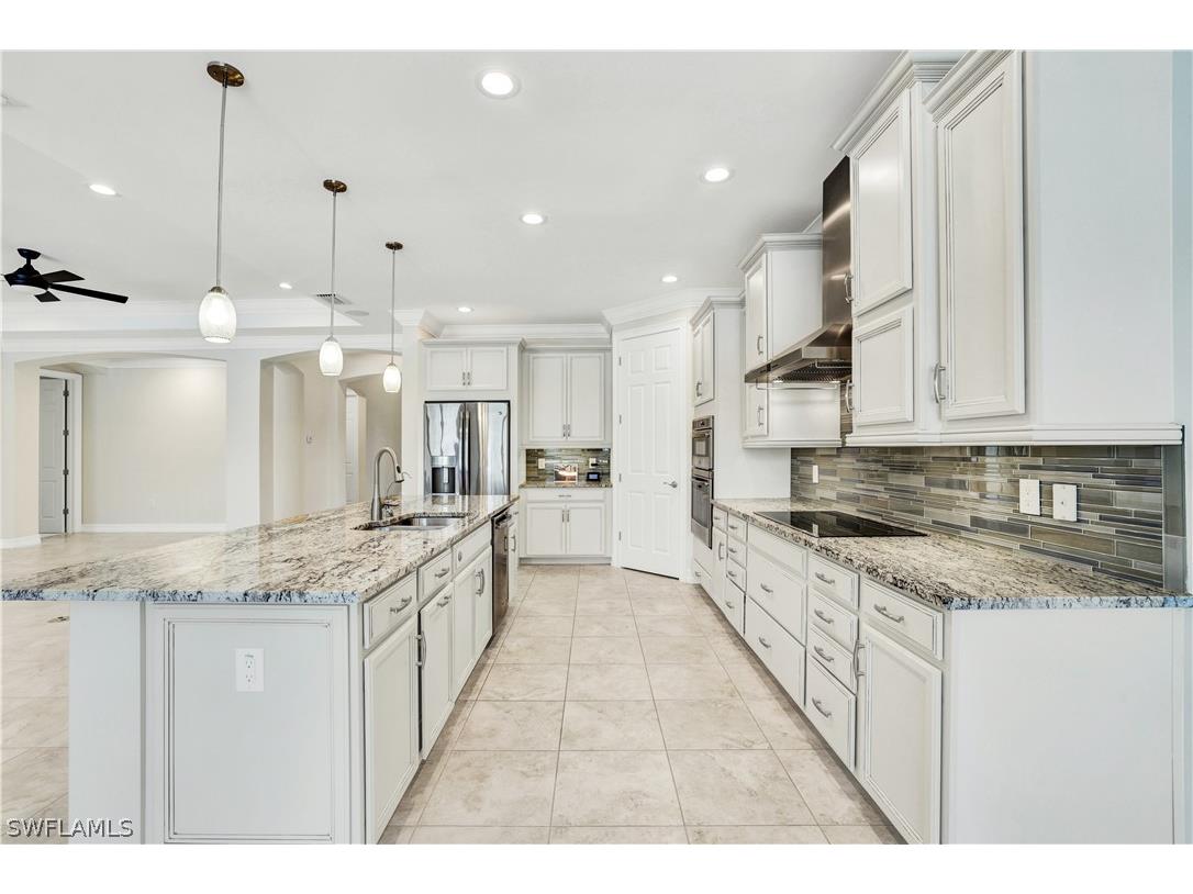 1621 Songbird Court Naples FL 34120 226010411 image7