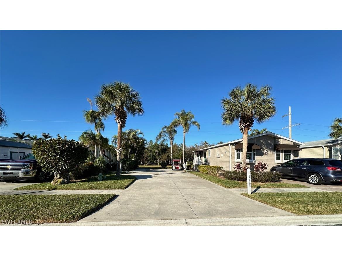 1623 Diamond Lake Circle Naples FL 34114 226007439 image2