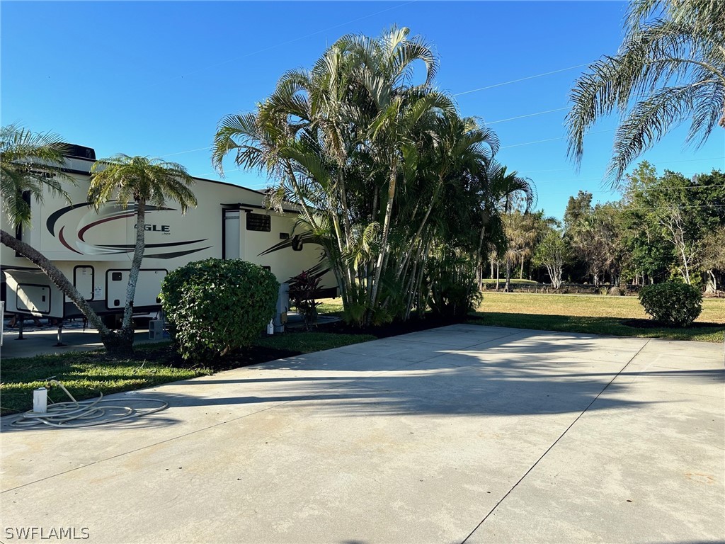 1623 Diamond Lake Circle Naples FL 34114 226007439 image4
