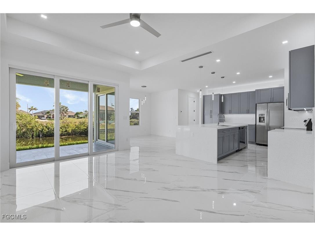 1623 NW 2nd Street Cape Coral FL 33993 2025023428 image1