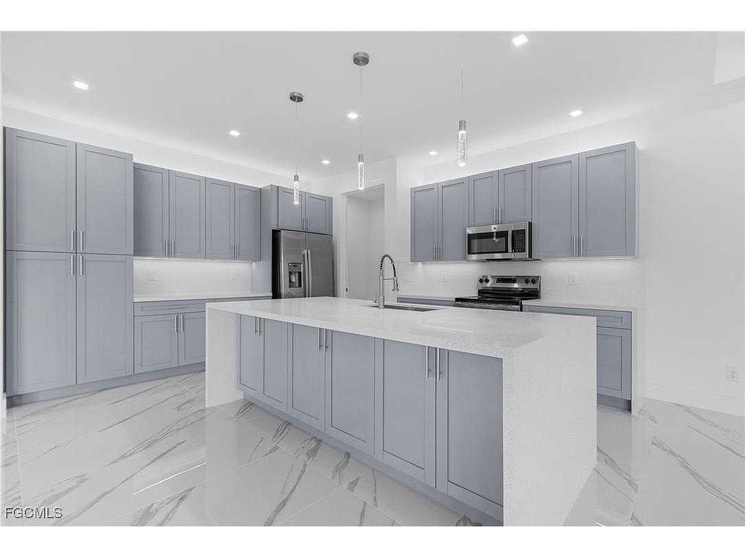 1623 NW 2nd Street Cape Coral FL 33993 2025023428 image4