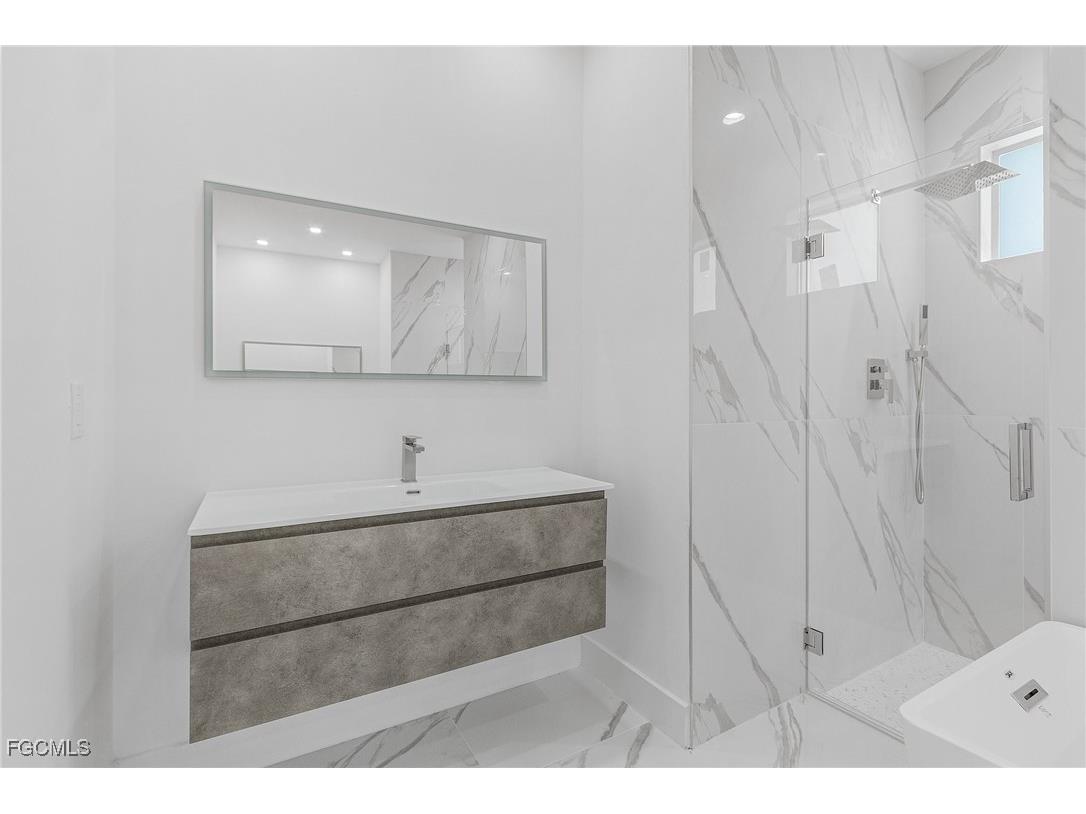 1623 NW 2nd Street Cape Coral FL 33993 2025023428 image9