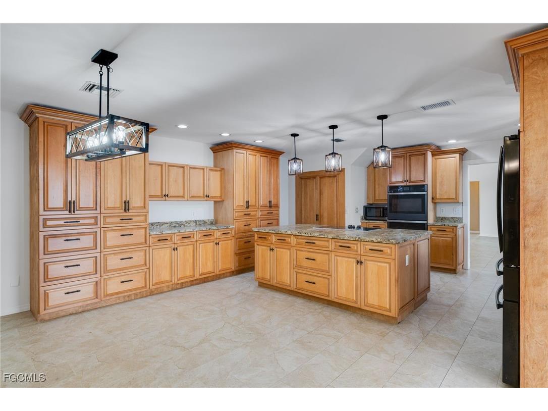 1623 SW 6th Avenue Cape Coral FL 33991 2025025439 image8