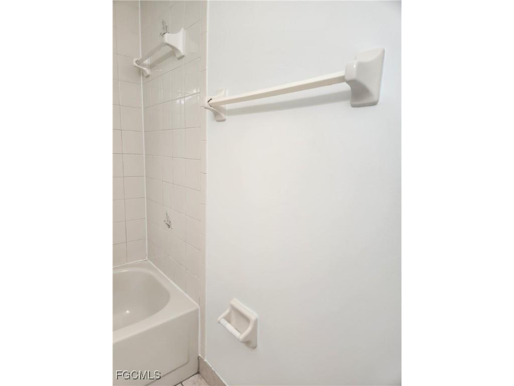 1623 SW Santa Barbara Place Cape Coral FL 33991 2025023017 image12