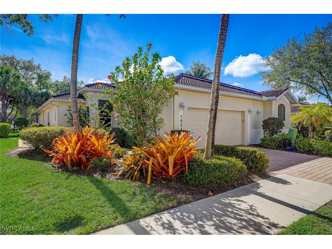1624 Cayman Court #3 Naples FL 34119 224082503 image1