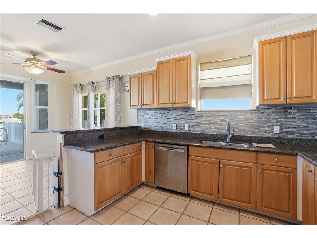 1624 Emerald Cove Drive Cape Coral FL 33991 2025019323 image11