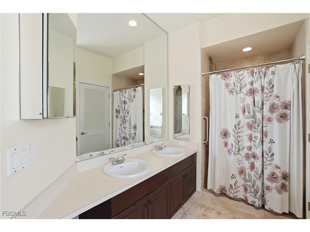 1624 Emerald Cove Drive Cape Coral FL 33991 2025019323 image20