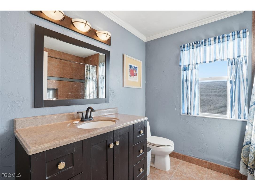 1624 Emerald Cove Drive Cape Coral FL 33991 2025019323 image27