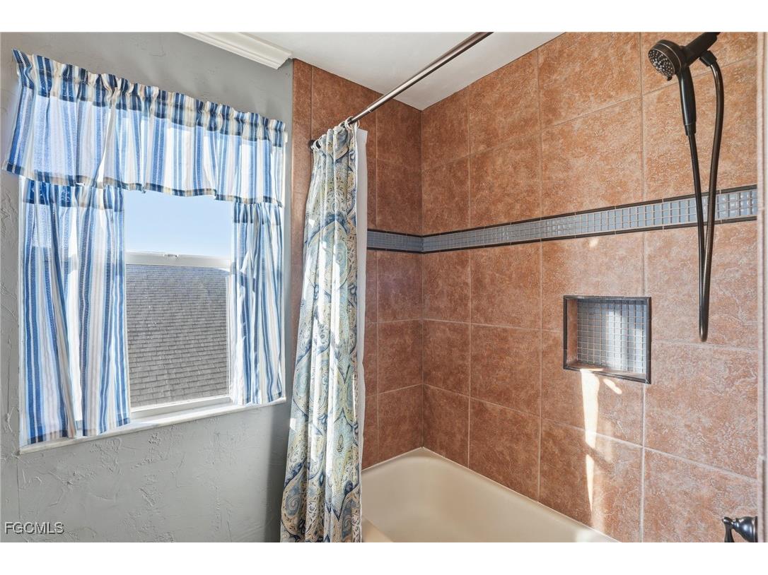 1624 Emerald Cove Drive Cape Coral FL 33991 2025019323 image28