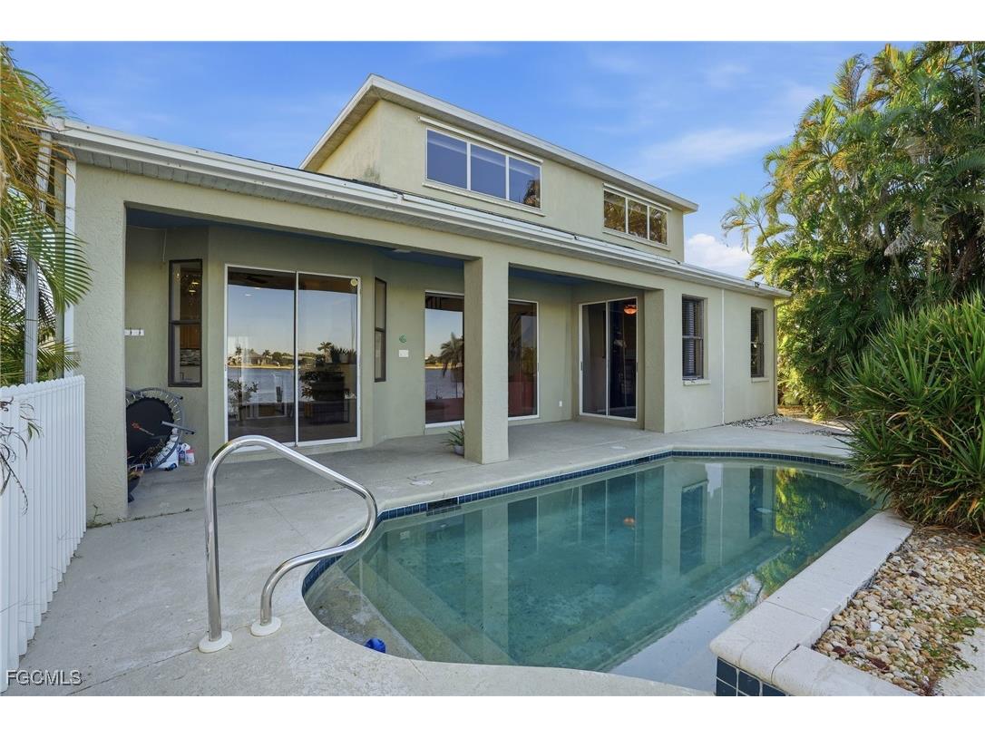 1624 Emerald Cove Drive Cape Coral FL 33991 2025019323 image37