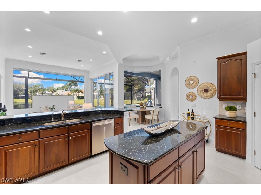 1624 Manchester Court Naples FL 34109 226006252 image18