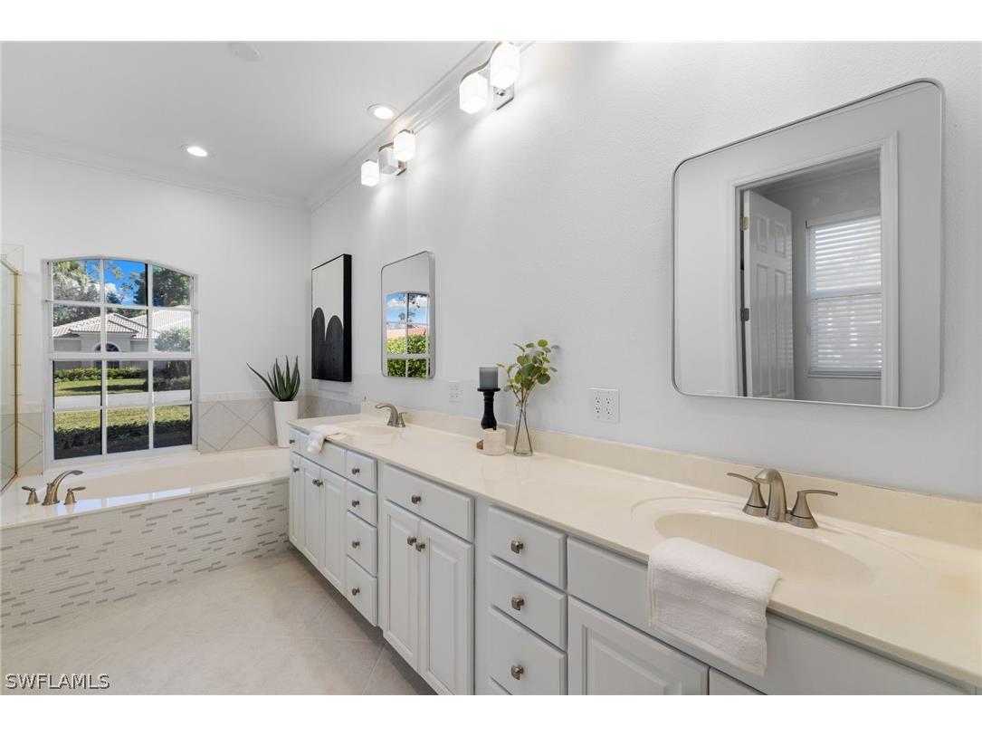 1624 Manchester Court Naples FL 34109 226006252 image25