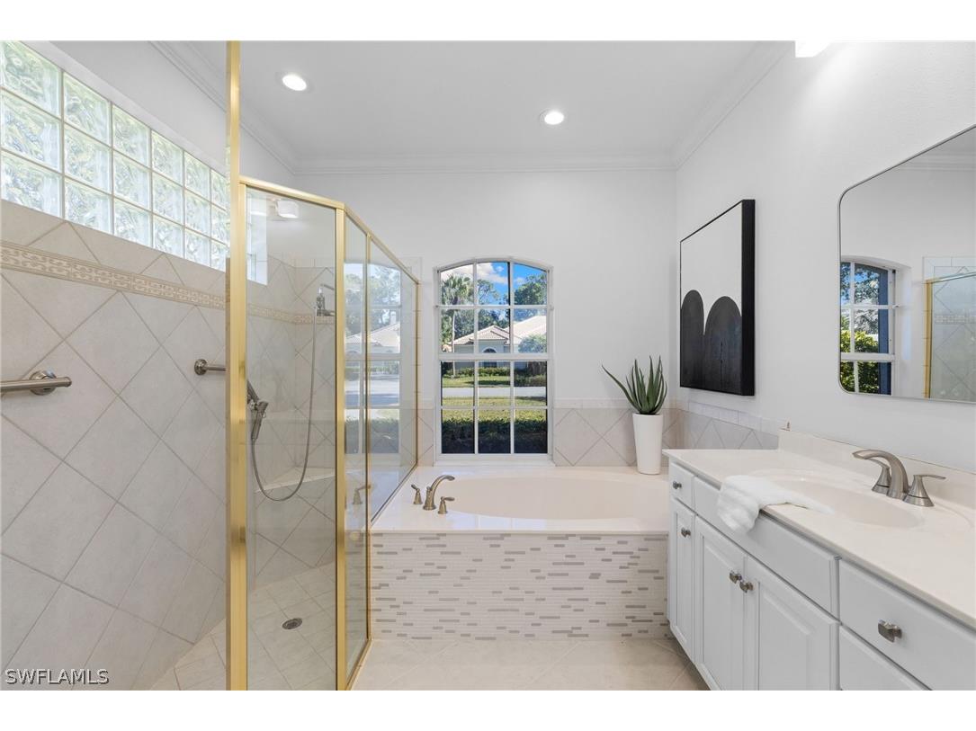 1624 Manchester Court Naples FL 34109 226006252 image26