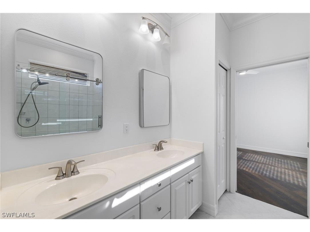 1624 Manchester Court Naples FL 34109 226006252 image30