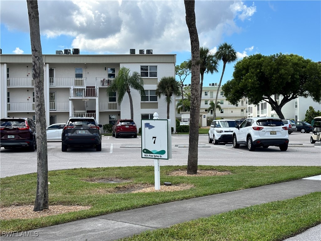 1624 Pine Valley Drive #115 Fort Myers FL 33907 225072381 image1
