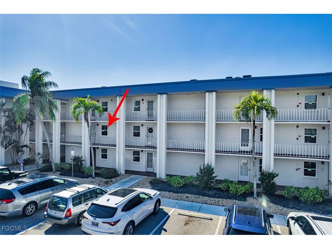 1624 Pine Valley Drive #201 Fort Myers FL 33907 2026003691 image1