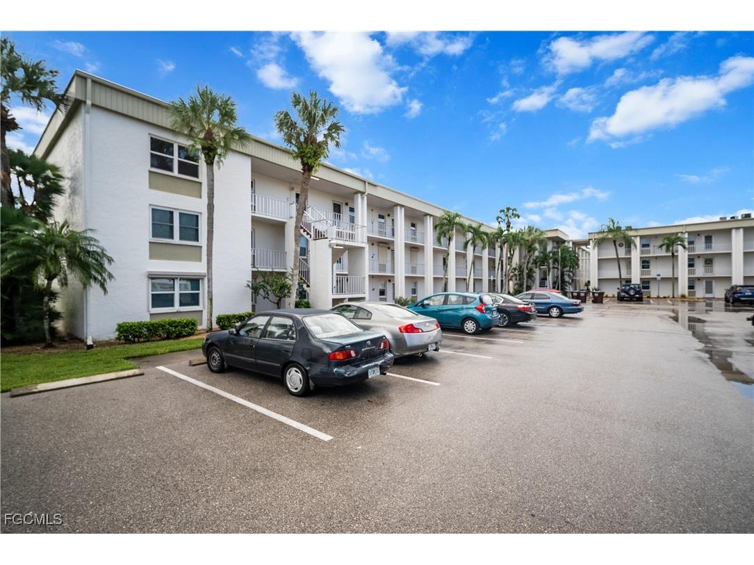 1624 Pine Valley Drive #314 Fort Myers FL 33907 2025023407 image1