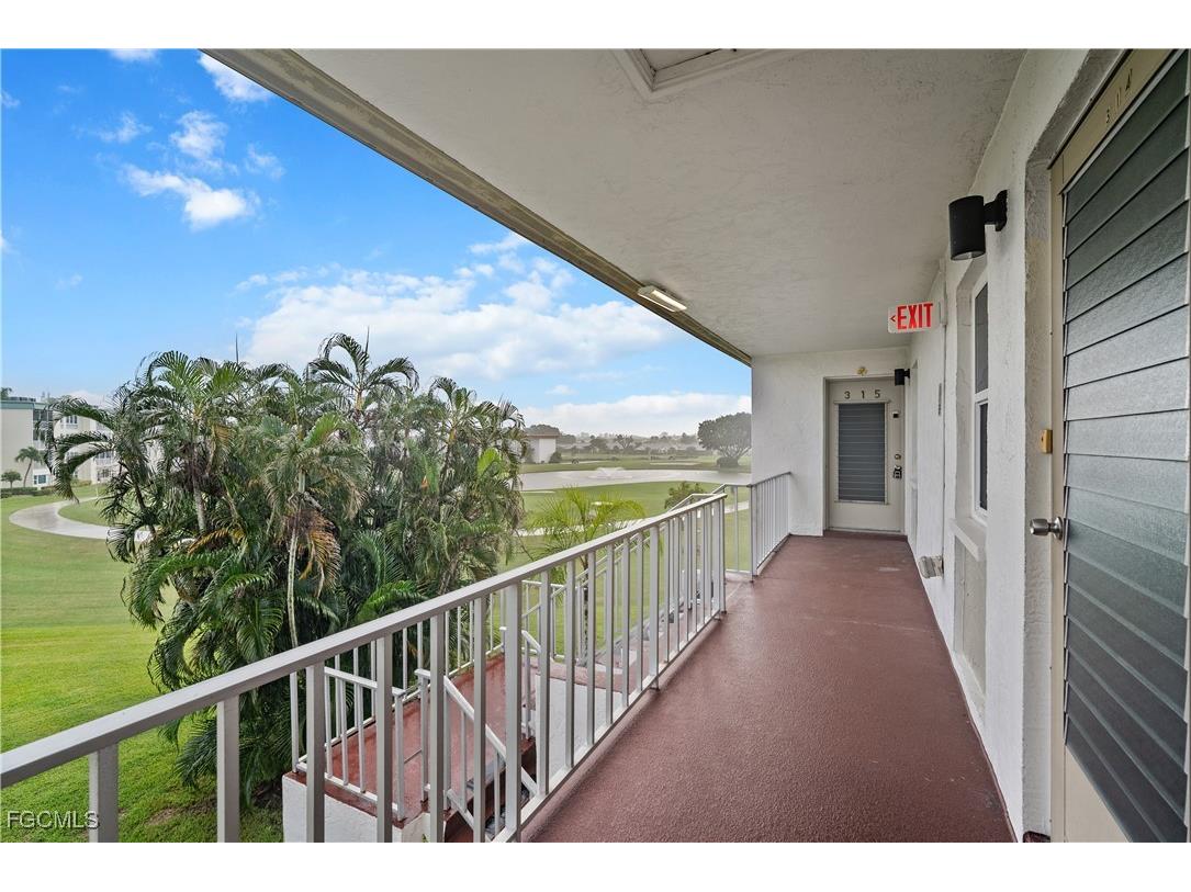 1624 Pine Valley Drive #314 Fort Myers FL 33907 2025023407 image2