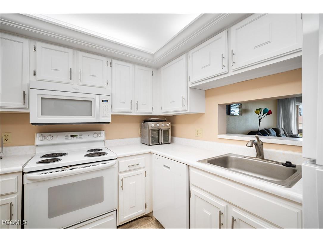 1624 Pine Valley Drive #314 Fort Myers FL 33907 2025023407 image4