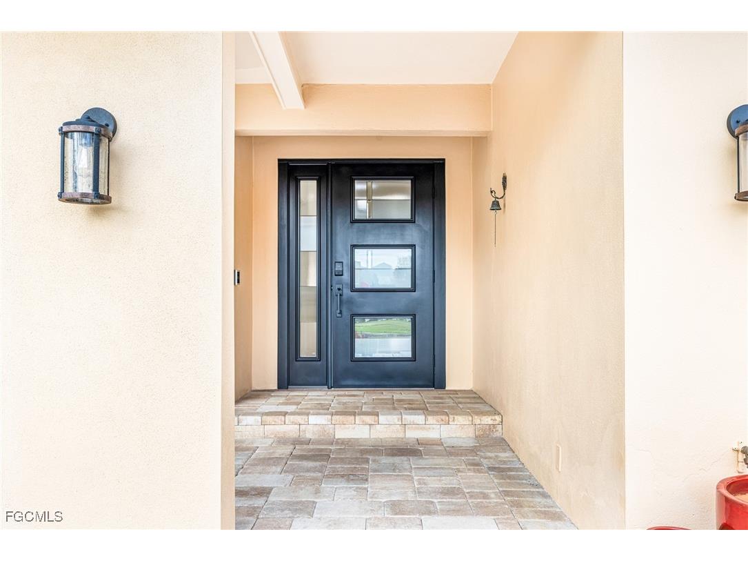 1624 Whiskey Creek Drive Fort Myers FL 33919 2025019628 image3