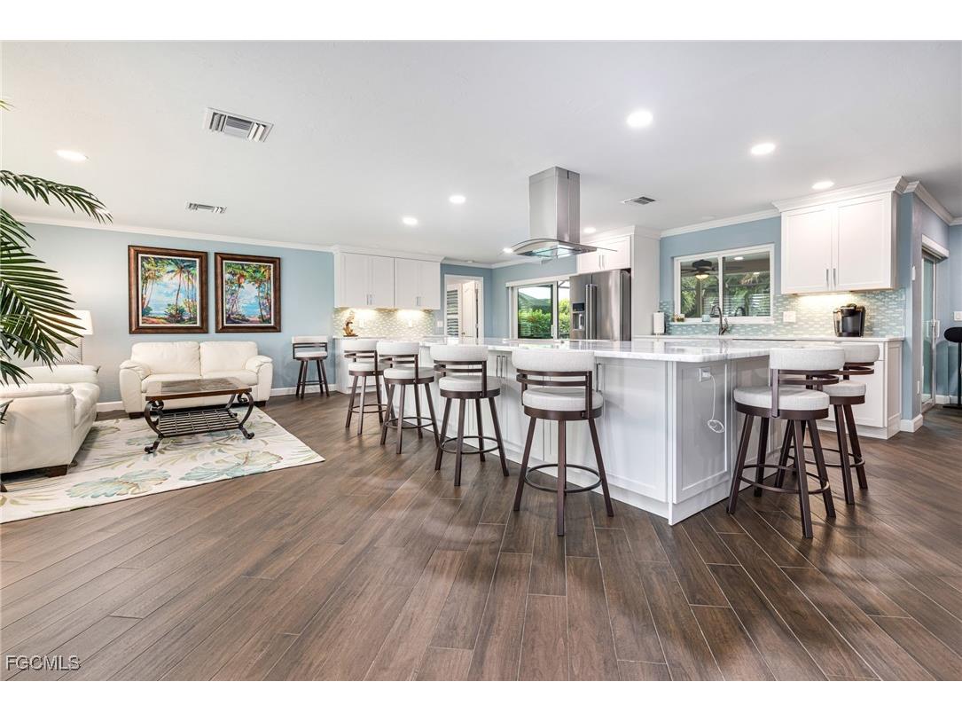 1624 Whiskey Creek Drive Fort Myers FL 33919 2025019628 image7