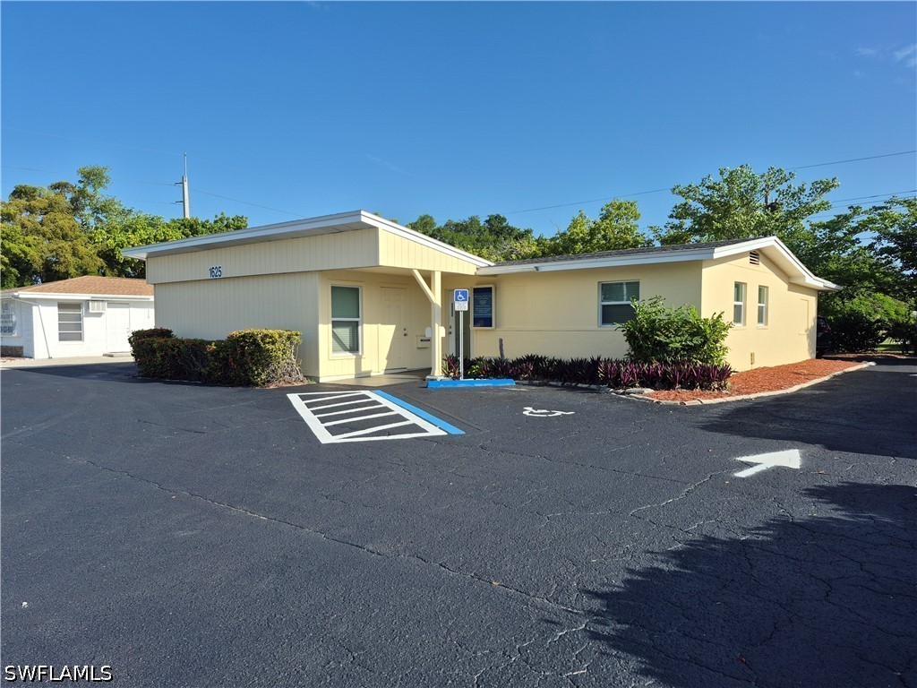 1625 Colonial Boulevard Fort Myers FL 33907 226025383 image1