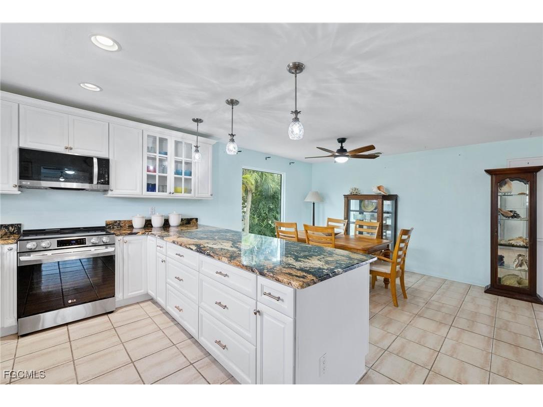 1625 Serenity Lane Sanibel FL 33957 2025013847 image16