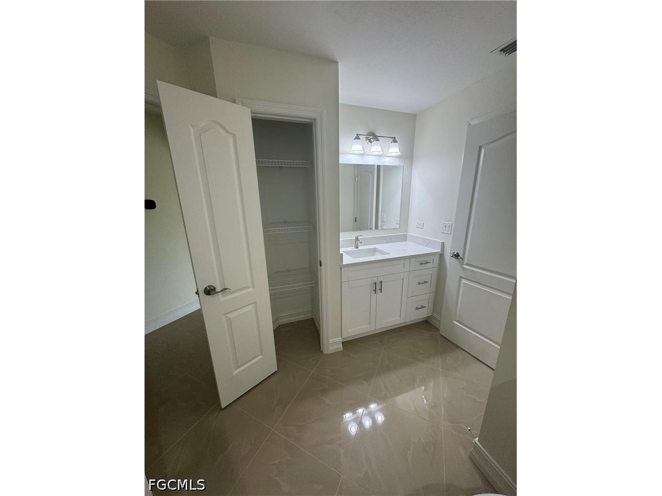 1626 Four Mile Cove Parkway Cape Coral FL 33990 2026023856 image32