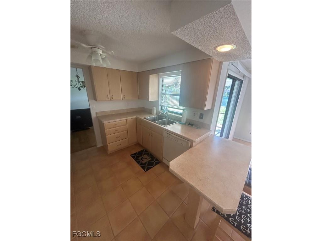 16268 Shadow Pine Road North Fort Myers FL 33917 2025012586 image9