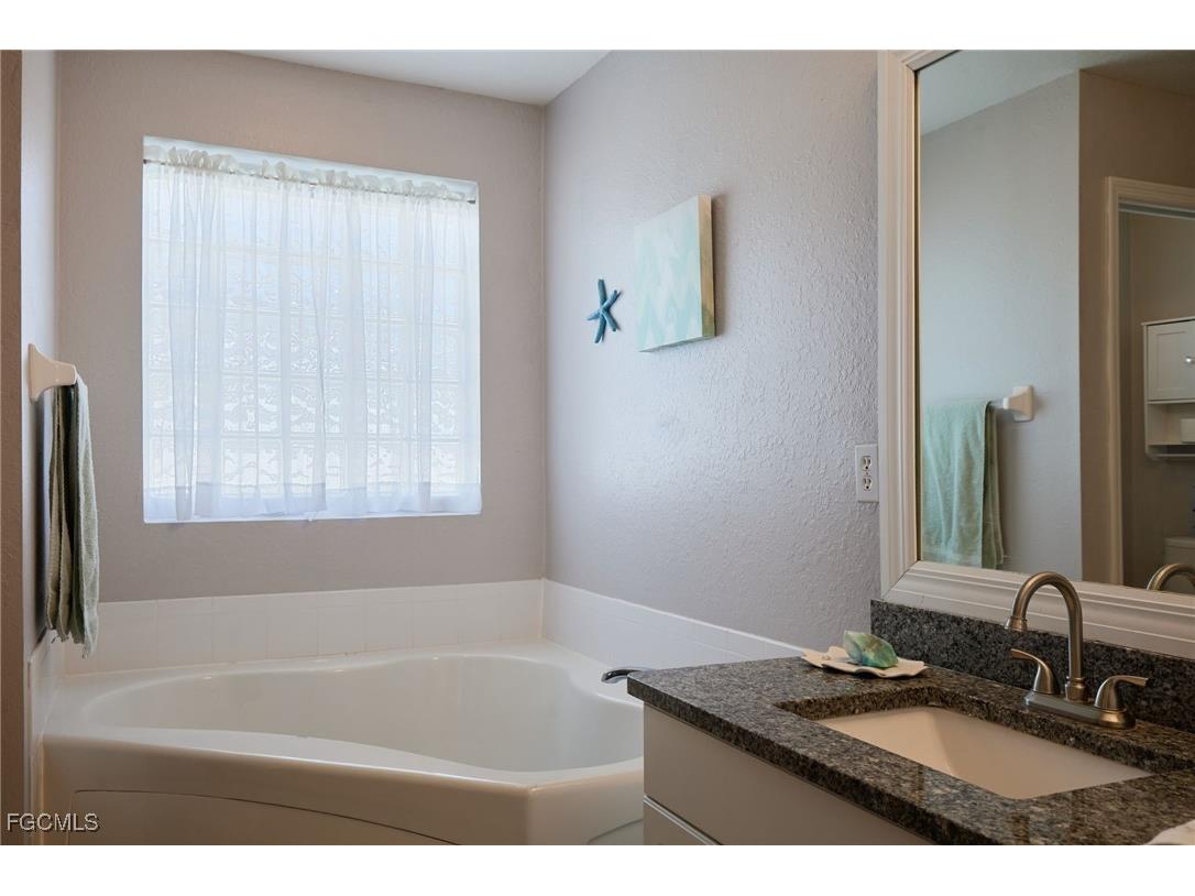 1627 SW 25th Terrace Cape Coral FL 33914 2025022677 image20