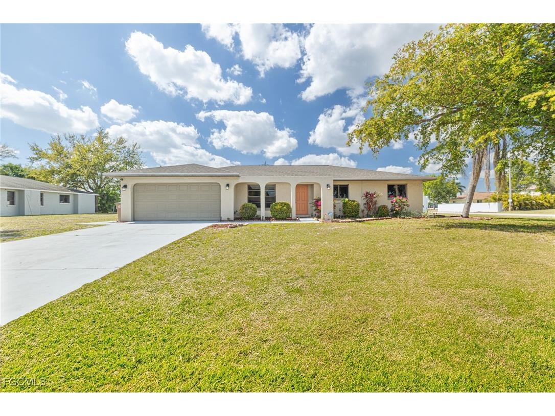 1628 Country Club Boulevard Cape Coral FL 33990 2025026441 image1