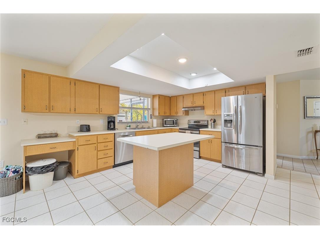 1628 Country Club Boulevard Cape Coral FL 33990 2025026441 image10