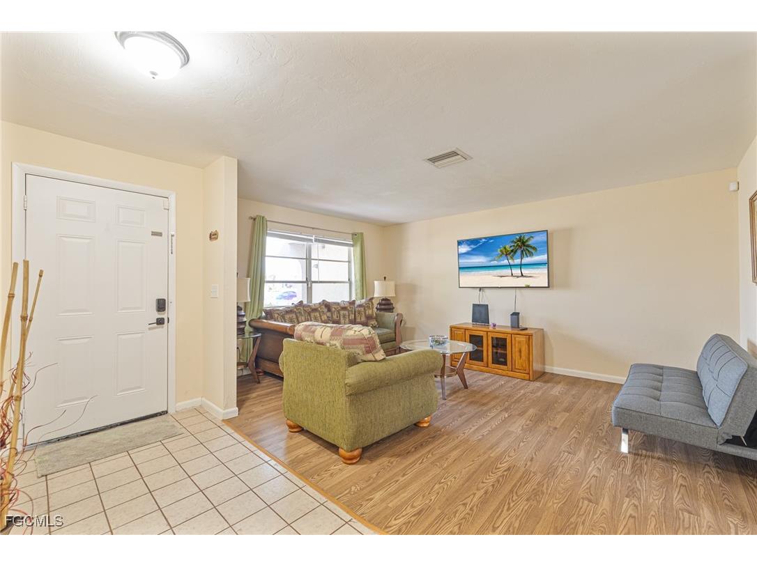 1628 Country Club Boulevard Cape Coral FL 33990 2025026441 image13