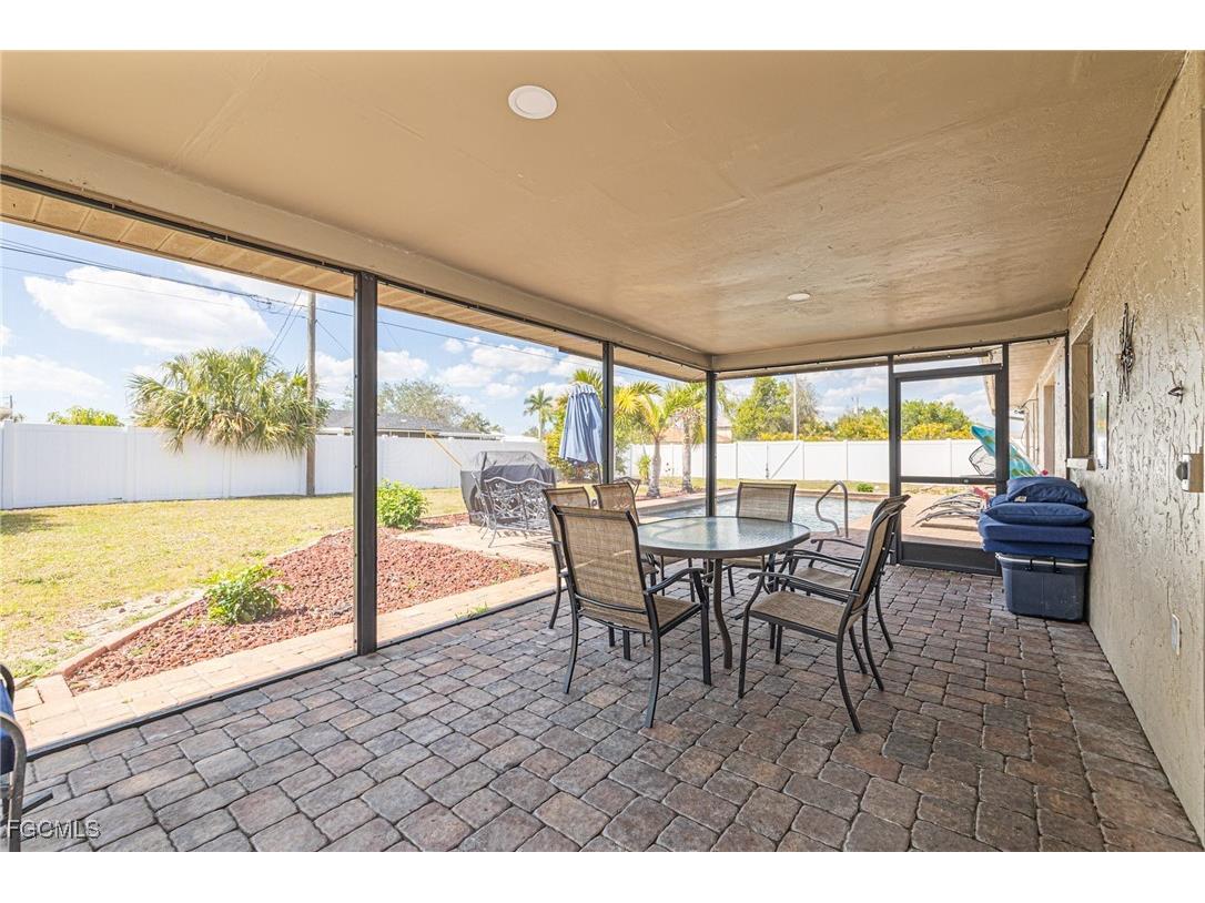 1628 Country Club Boulevard Cape Coral FL 33990 2025026441 image20