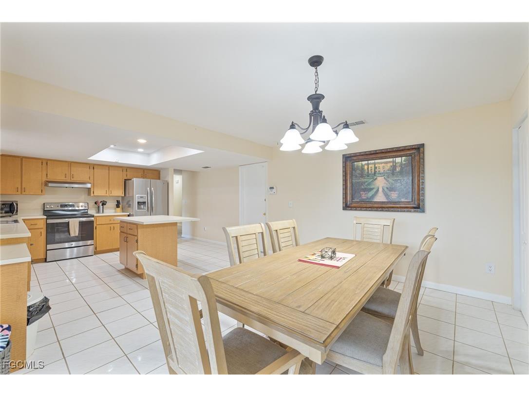 1628 Country Club Boulevard Cape Coral FL 33990 2025026441 image9