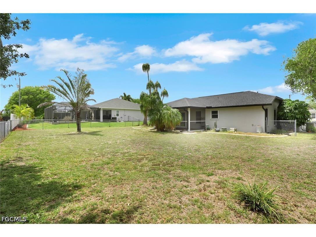 1628 SW 12th Lane Cape Coral FL 33991 2026021169 image25