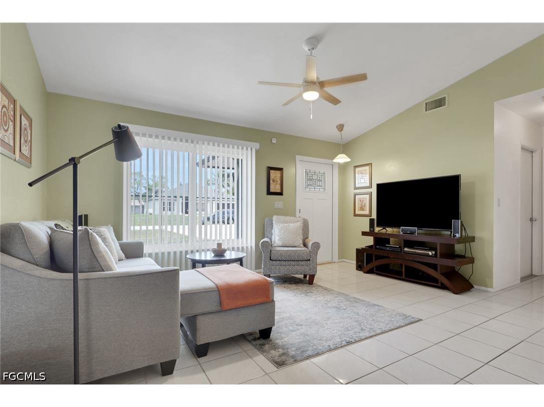 1628 SW 12th Lane Cape Coral FL 33991 2026021169 image4