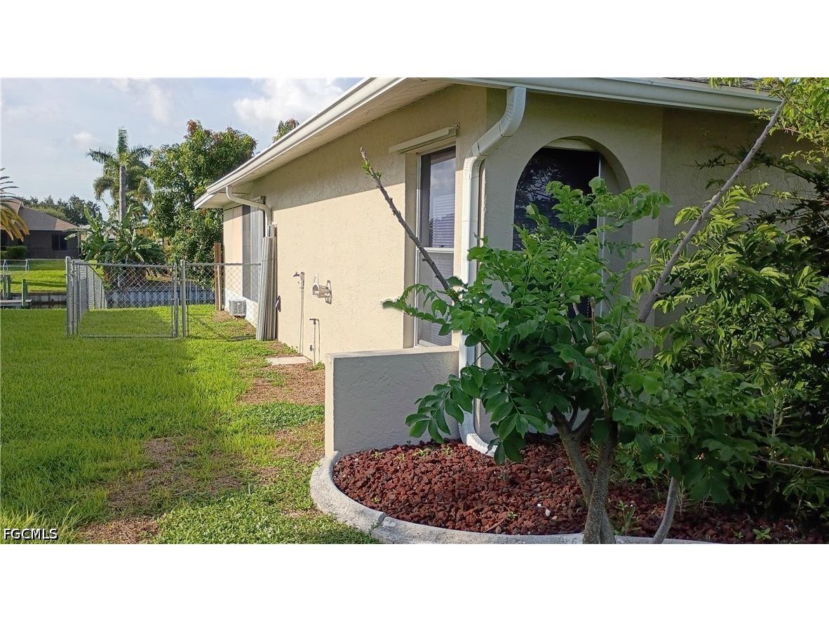 1629 SE 12th Street Cape Coral FL 33990 2026027129 image2