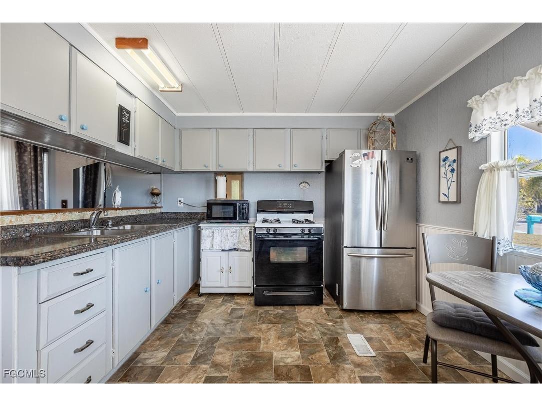 163 Chisholm Trail North Fort Myers FL 33917 2025019790 image13