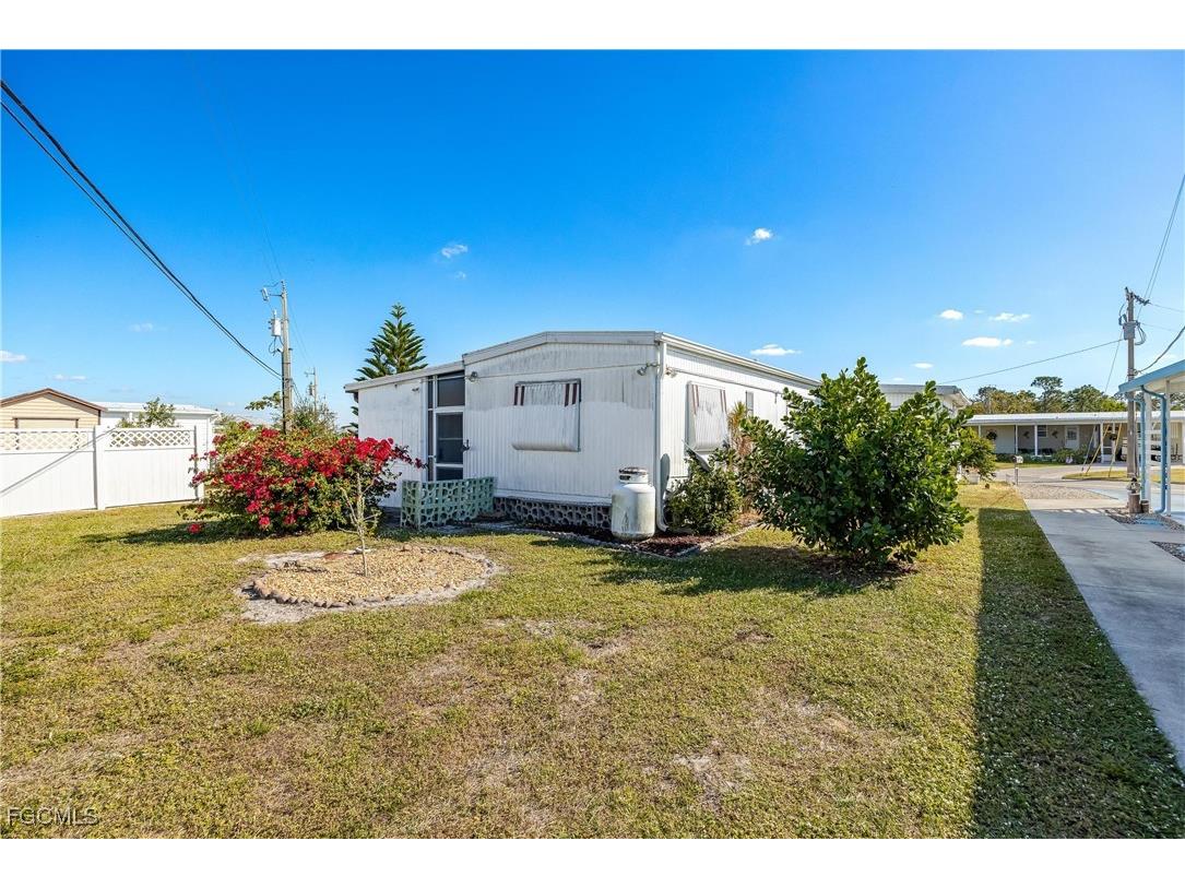 163 Chisholm Trail North Fort Myers FL 33917 2025019790 image27