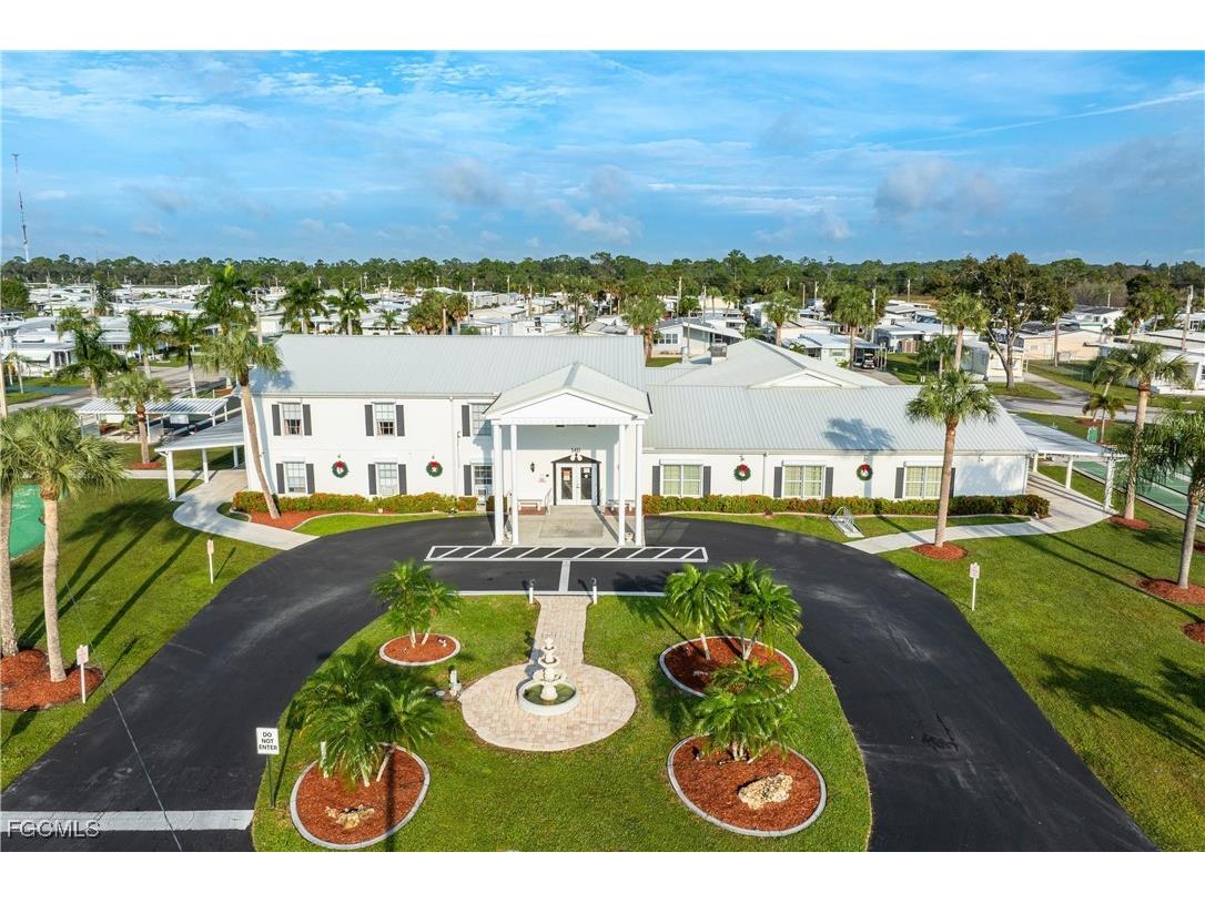 163 Chisholm Trail North Fort Myers FL 33917 2025019790 image34