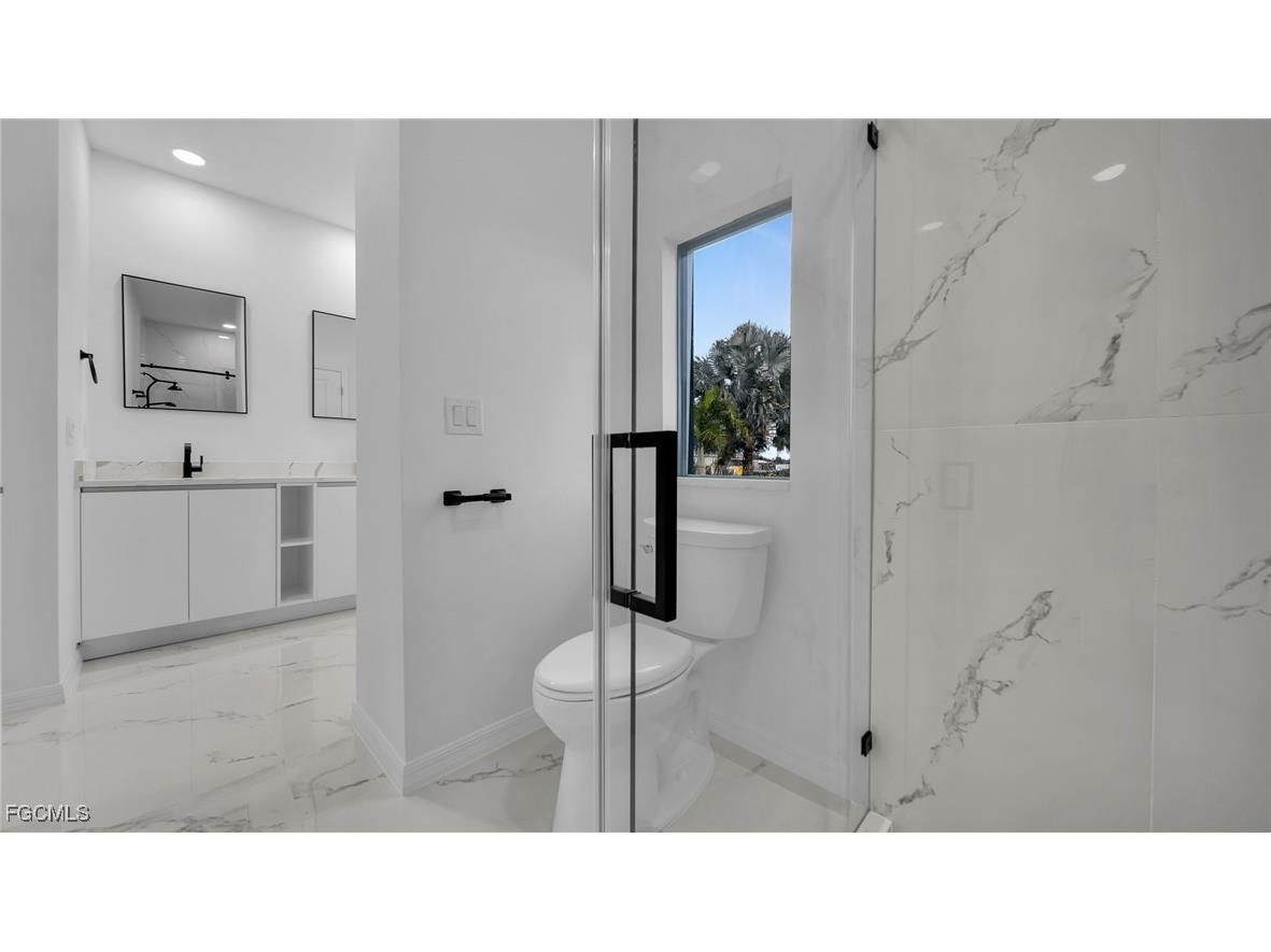 1630 NE 17th Terrace Cape Coral FL 33909 2025004897 image16