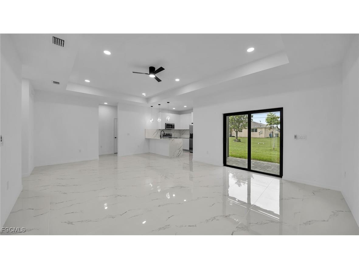 1630 NE 17th Terrace Cape Coral FL 33909 2025004897 image4