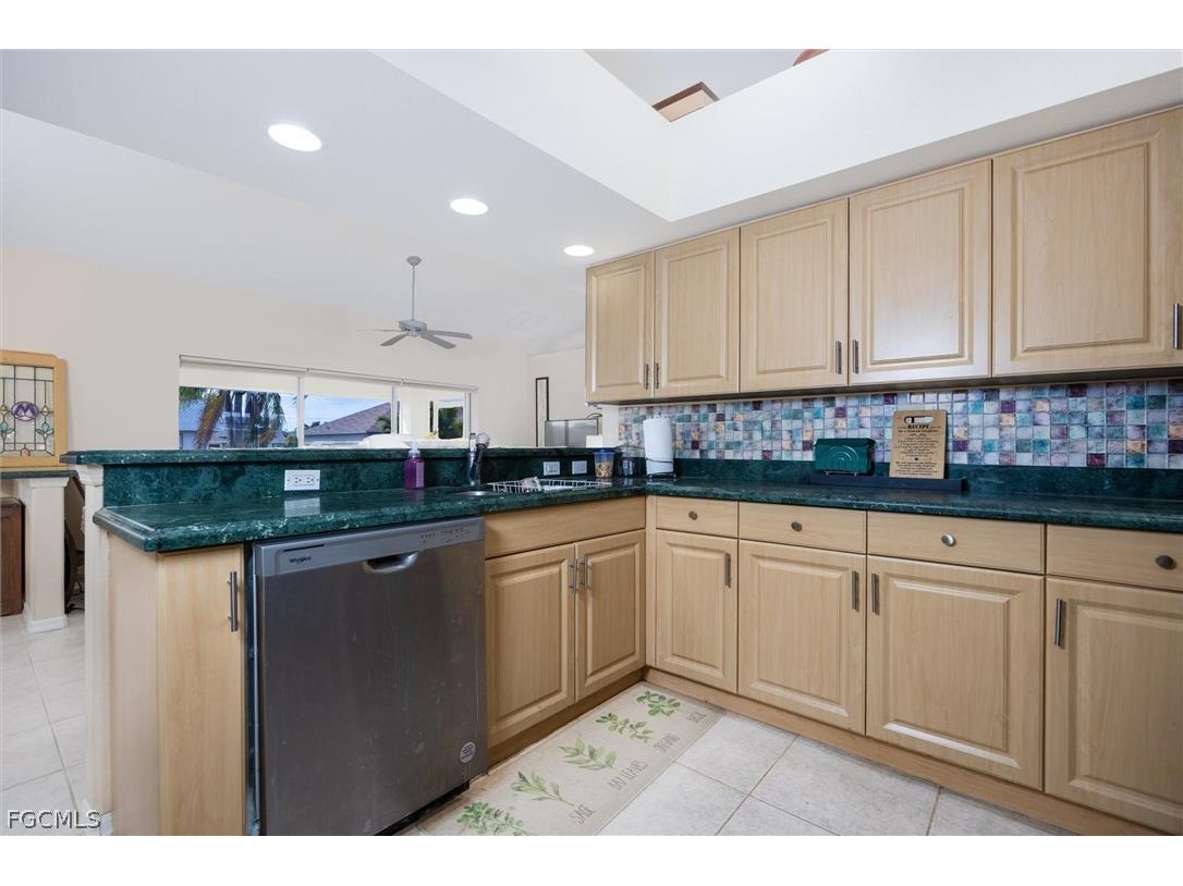 1630 SW 9th Place Cape Coral FL 33991 2026010791 image8