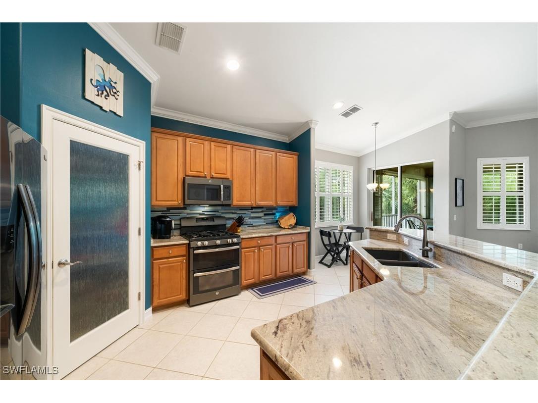 1630 Tarpon Bay Drive S #201 Naples FL 34119 225067281 image1
