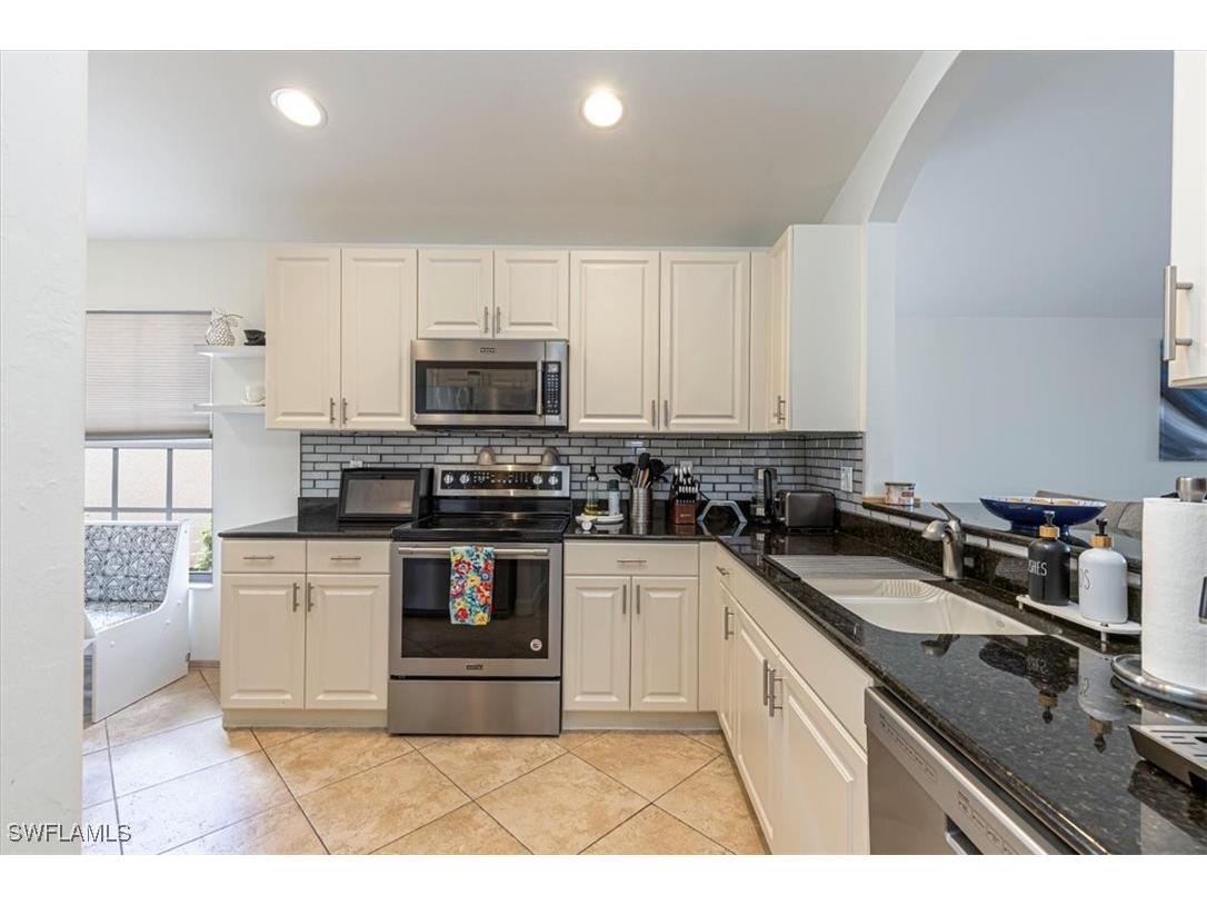 1630 Triangle Palm Terrace Naples FL 34119 225078116 image7