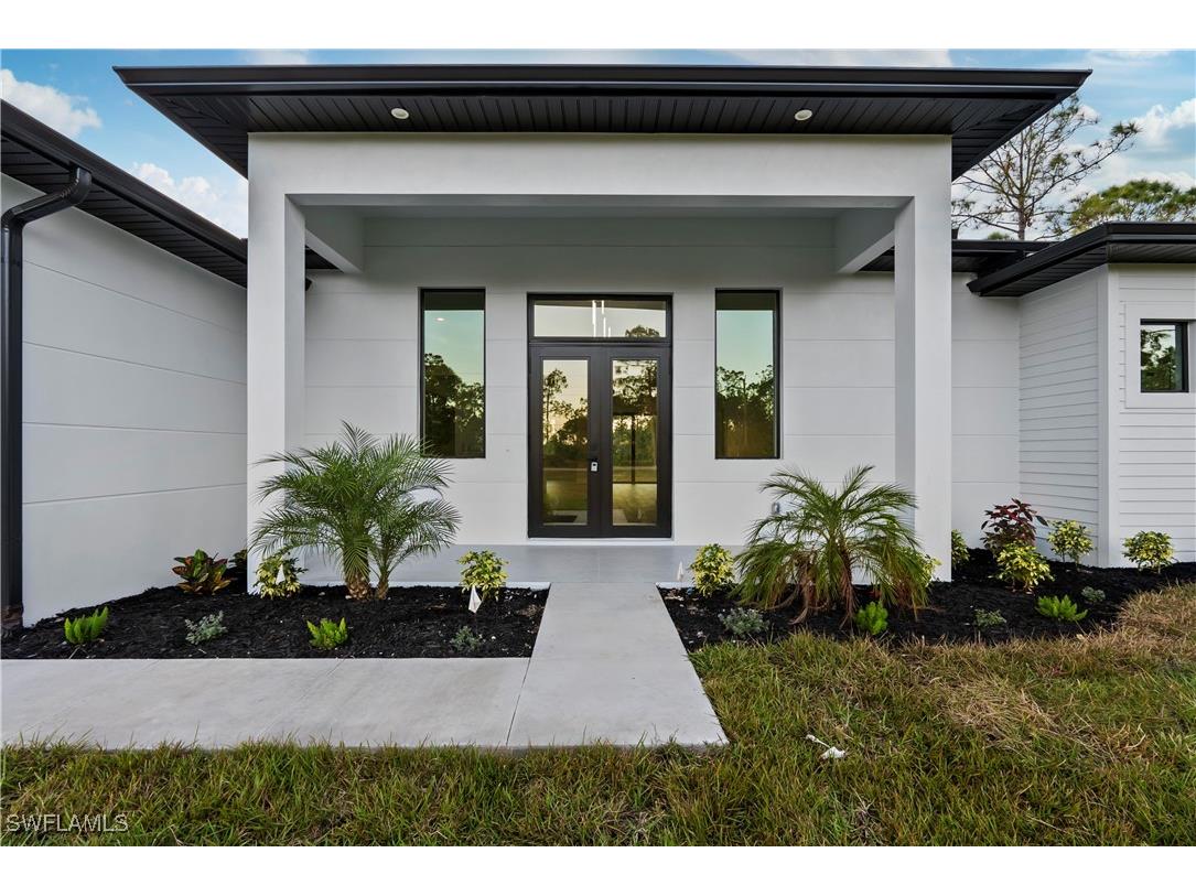 1631 Desoto Boulevard N Naples FL 34120 224100759 image1